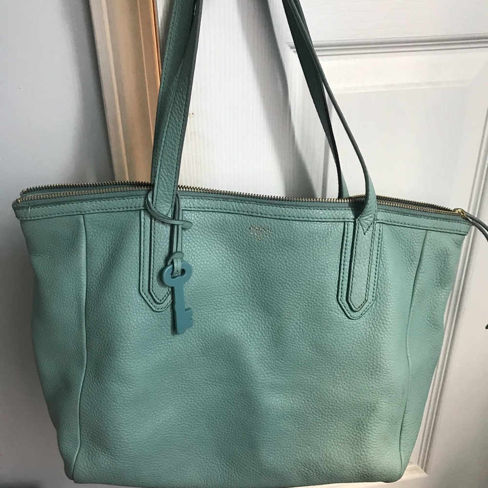 Fossil purse. Very soft leather. Mint/light green.